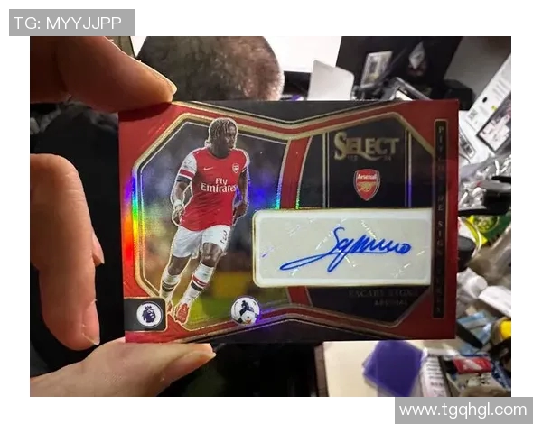 揭秘足球收藏新风潮:球星卡拆包与帕尼尼的市场热度解析 揭秘足球收藏新风潮:球星卡拆包与帕尼尼的市场热度解析