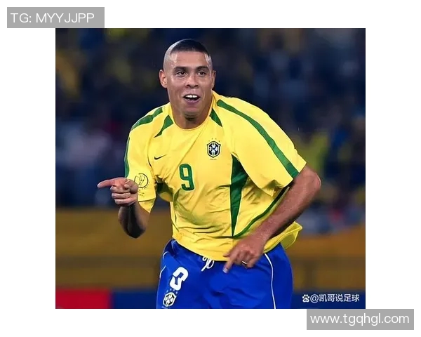 足球球星晒肌肉挑战极限展现力量与自信引领健身风潮 足球球星晒肌肉挑战极限展现力量与自信引领健身风潮