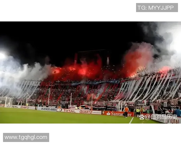 新赛季足球赛场上多位球星爆发强势表现掀起激烈竞争风潮