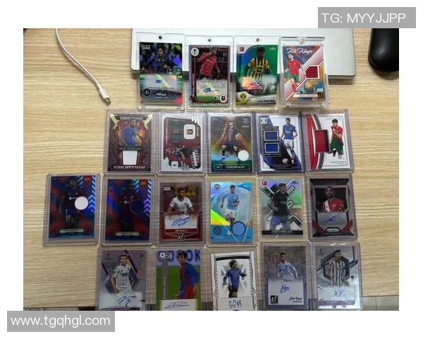 足球卡片收藏热潮揭秘 足球球星卡背后的价值与投资潜力分析 足球卡片收藏热潮揭秘 足球球星卡背后的价值与投资潜力分析